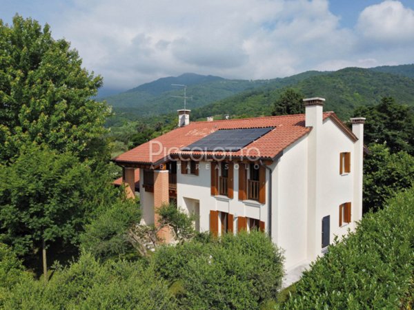 casa indipendente in vendita a Cavaso del Tomba