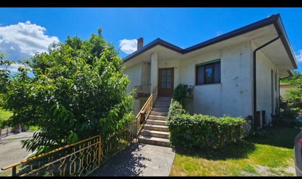 casa indipendente in vendita a Cavaso del Tomba