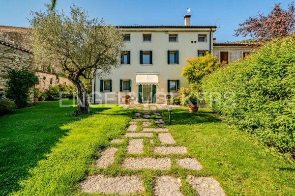 casa indipendente in vendita a Cavaso del Tomba