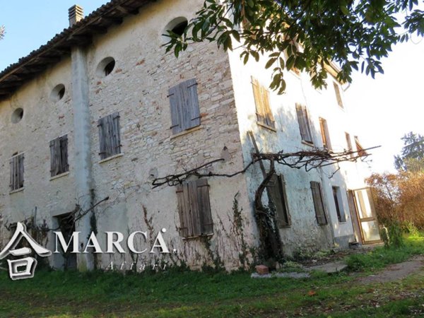 casa indipendente in vendita a Cavaso del Tomba