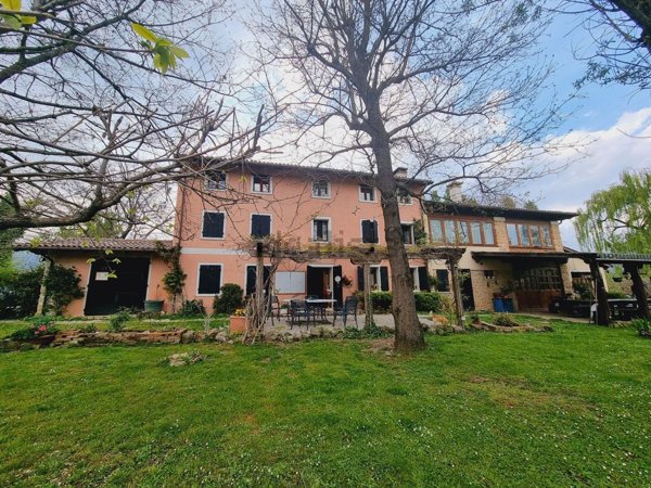 casale in vendita a Cavaso del Tomba