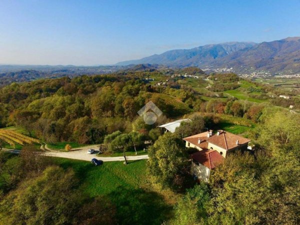 casa indipendente in vendita a Cavaso del Tomba