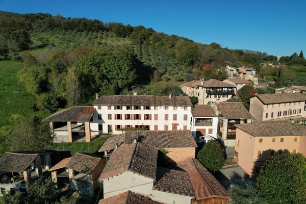 casa indipendente in vendita a Cavaso del Tomba