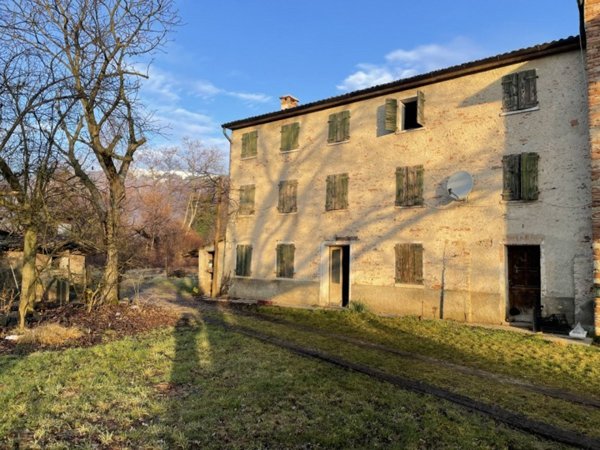 casa indipendente in vendita a Cavaso del Tomba in zona Virago