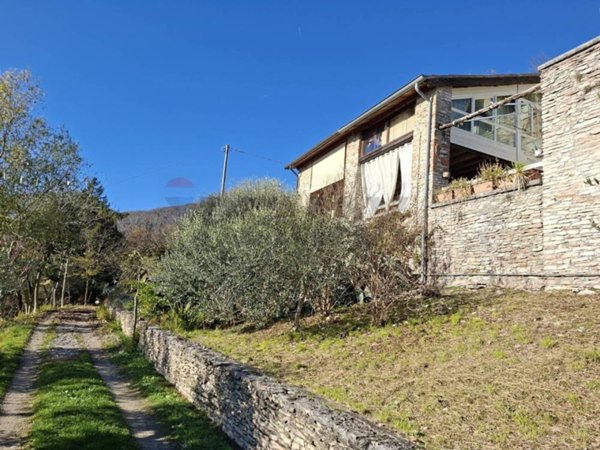 casa indipendente in vendita a Cavaso del Tomba in zona Virago