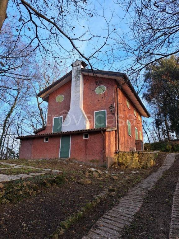 casa indipendente in vendita a Cavaso del Tomba