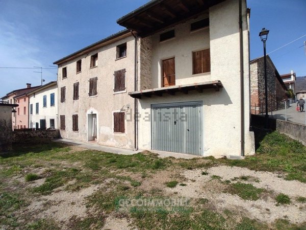 casa indipendente in vendita a Cavaso del Tomba
