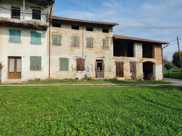 casale in vendita a Cavaso del Tomba
