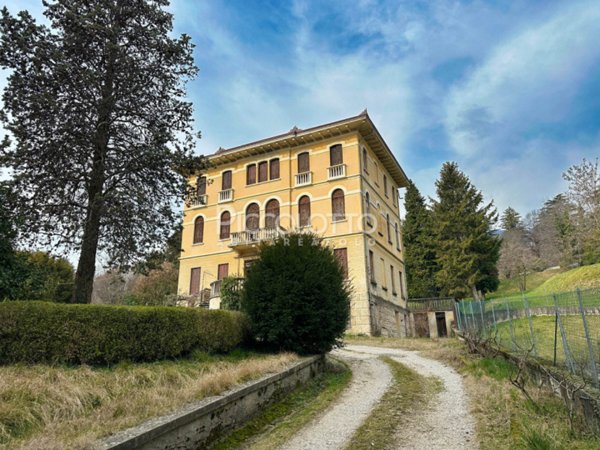 casa indipendente in vendita a Cavaso del Tomba in zona Vettorazzi