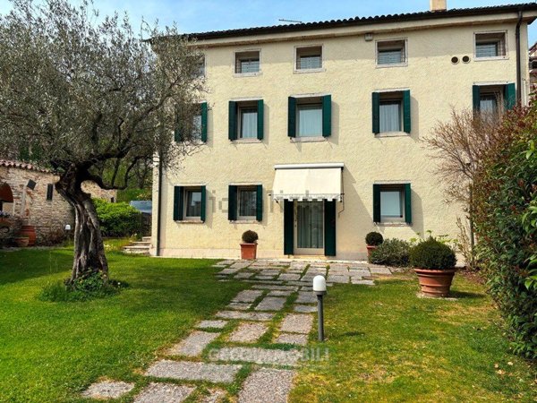 casa indipendente in vendita a Cavaso del Tomba in zona Obledo