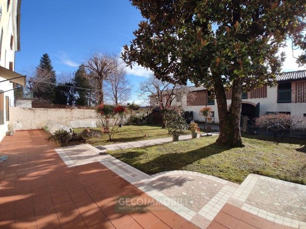 casa indipendente in vendita a Cavaso del Tomba in zona Obledo
