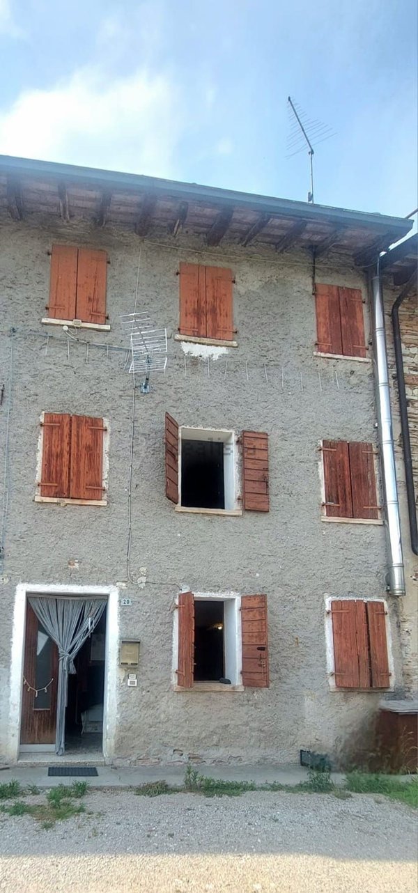 casale in vendita a Cavaso del Tomba in zona Granigo