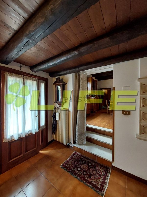 casa indipendente in vendita a Cavaso del Tomba in zona Obledo