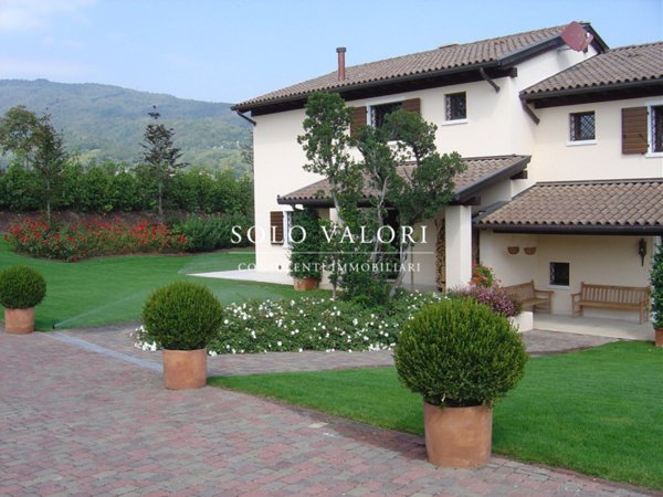 casa indipendente in vendita a Cavaso del Tomba in zona Virago