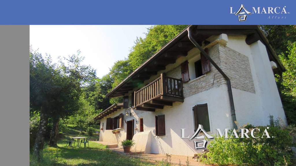 casa indipendente in vendita a Cavaso del Tomba in zona Costalunga