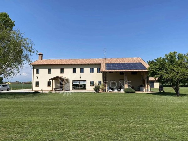 casa indipendente in vendita a Chiarano