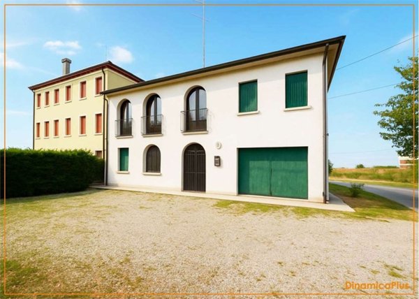 casa indipendente in vendita a Chiarano