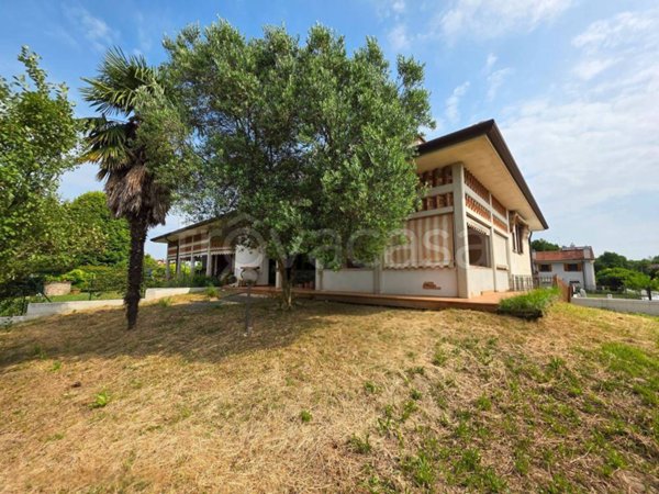 casa indipendente in vendita a Chiarano