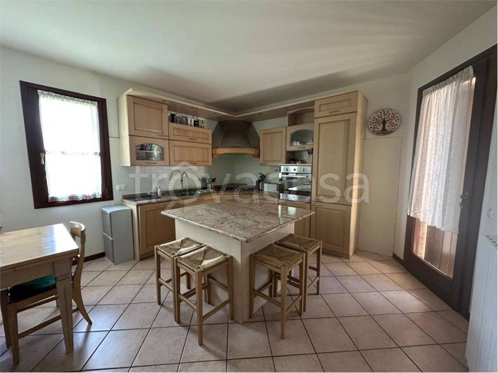 casa indipendente in vendita a Chiarano