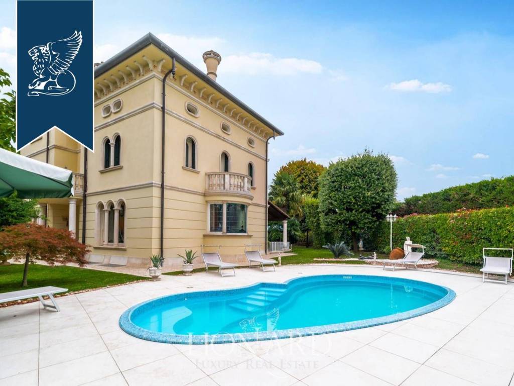 casa indipendente in vendita a Chiarano