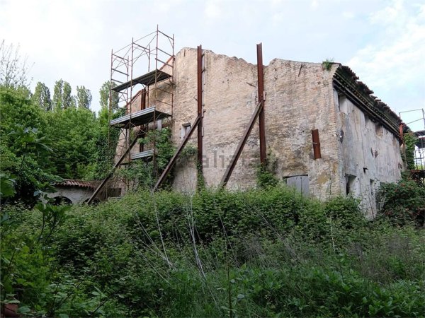 casa indipendente in vendita a Chiarano