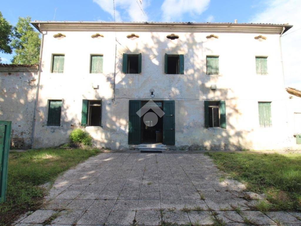 casa indipendente in vendita a Chiarano in zona Fossalta Maggiore