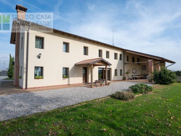 casa indipendente in vendita a Chiarano
