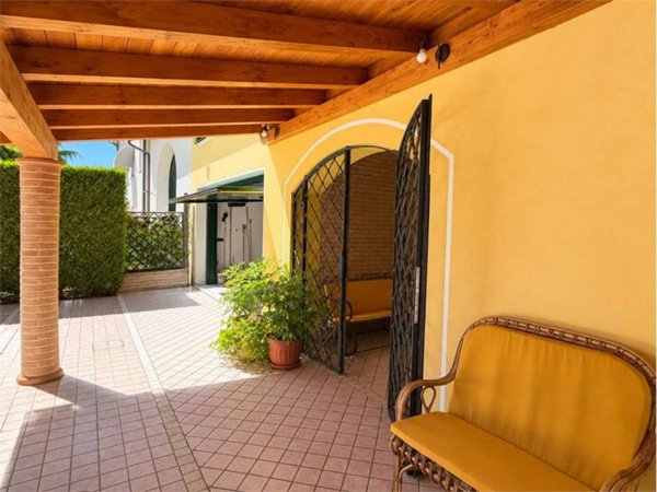 casa indipendente in vendita a Chiarano