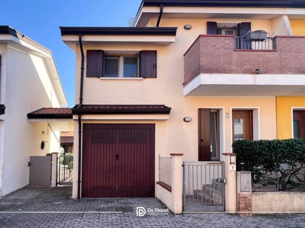 casa indipendente in vendita a Chiarano