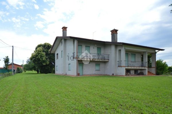 casa indipendente in vendita a Chiarano in zona Fossalta Maggiore
