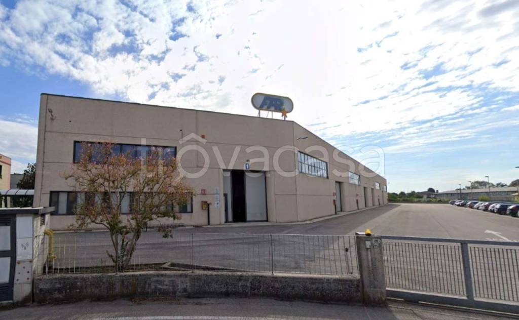 locale commerciale in vendita a Cimadolmo