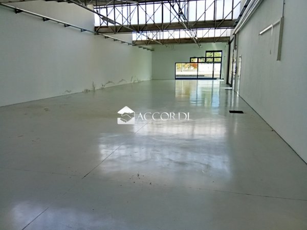 capannone in vendita a Cimadolmo