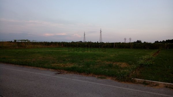terreno edificabile in vendita a Cimadolmo