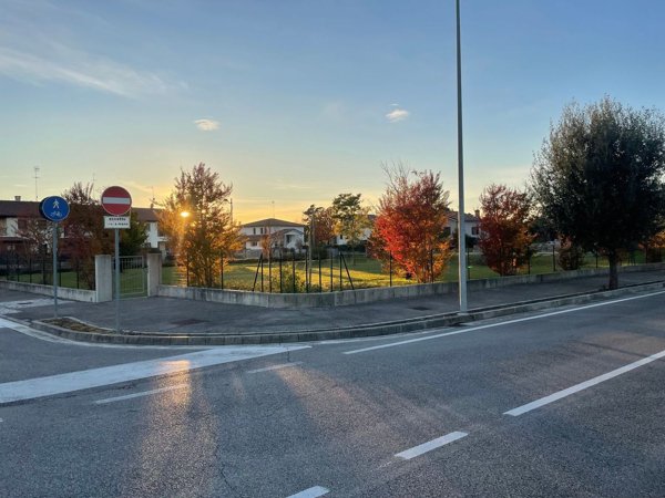 terreno edificabile in vendita a Cimadolmo