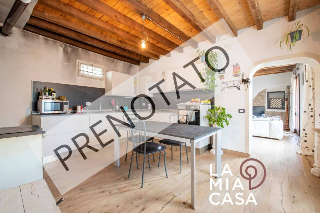 casa indipendente in vendita a Cison di Valmarino in zona Tovena