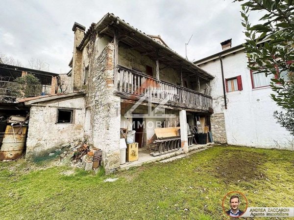 casale in vendita a Cison di Valmarino in zona Gai
