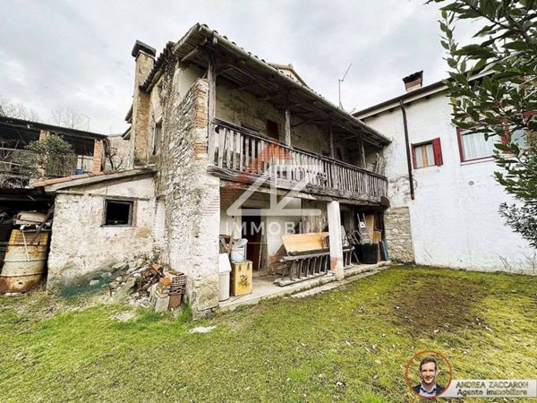 casa indipendente in vendita a Cison di Valmarino in zona Gai
