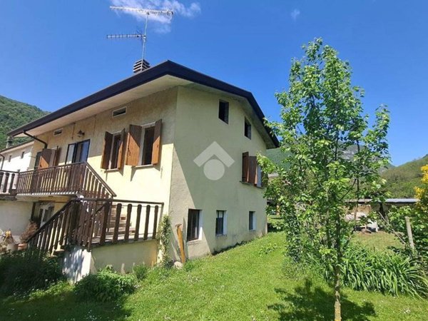 casa indipendente in vendita a Cison di Valmarino in zona Tovena