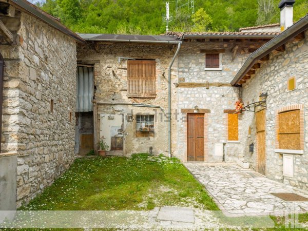 appartamento in vendita a Cison di Valmarino in zona Tovena