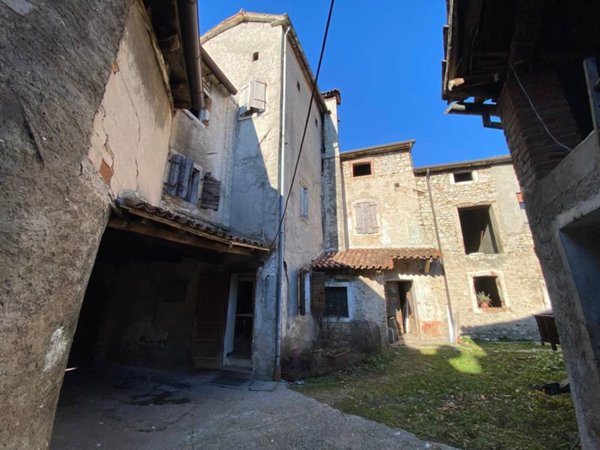 casa indipendente in vendita a Cison di Valmarino in zona Tovena