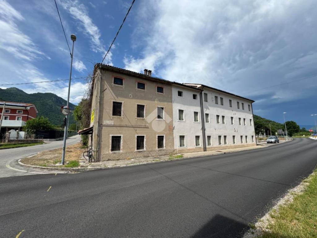 casa indipendente in vendita a Cison di Valmarino in zona Tovena