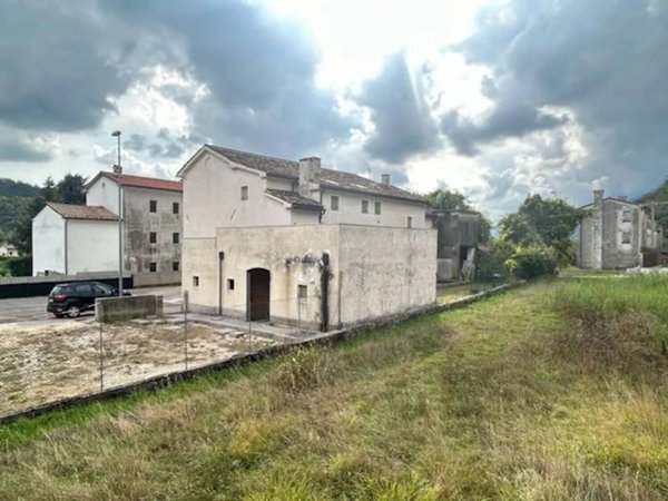 intera palazzina in vendita a Cison di Valmarino in zona Tovena