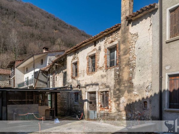 casa indipendente in vendita a Cison di Valmarino in zona Tovena