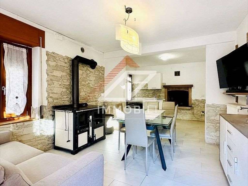 casa indipendente in vendita a Cison di Valmarino in zona Gai