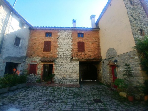 appartamento in vendita a Cison di Valmarino in zona Tovena