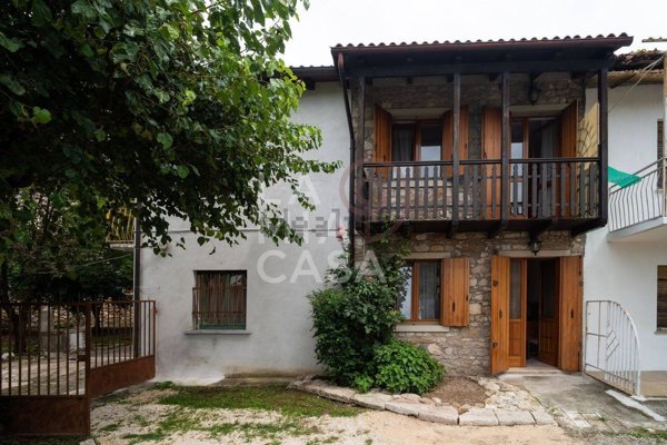 pentavano in vendita a Cison di Valmarino in zona Gai