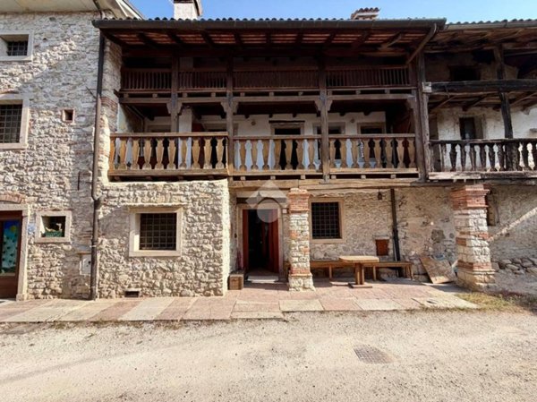 casa indipendente in vendita a Cison di Valmarino in zona Mura