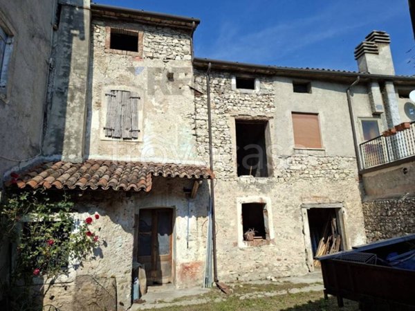casa indipendente in vendita a Cison di Valmarino in zona Tovena