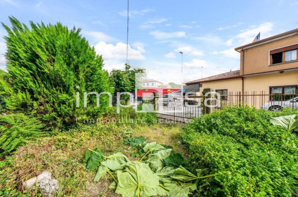 casa indipendente in vendita a Colle Umberto in zona San Martino
