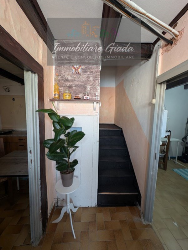 casa indipendente in vendita a Colle Umberto